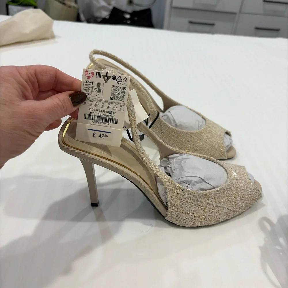 Zara Beige Tweed Peep-Toe Slingback Heels with Gold Trim - Picture 2 of 3